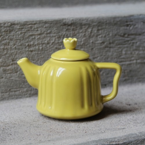 Ceainic spring din ceramica lime 13 cm