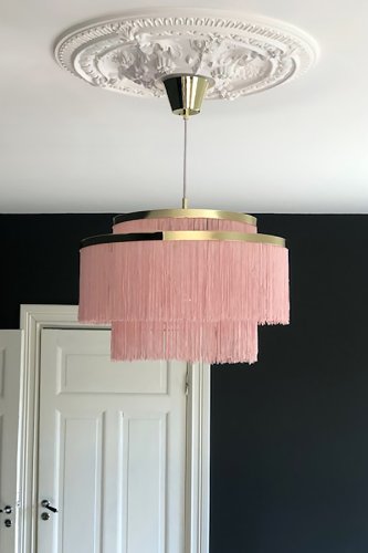 Lampă suspendată frans, din metal, cu franjuri textile albe/roz/negre, globen 